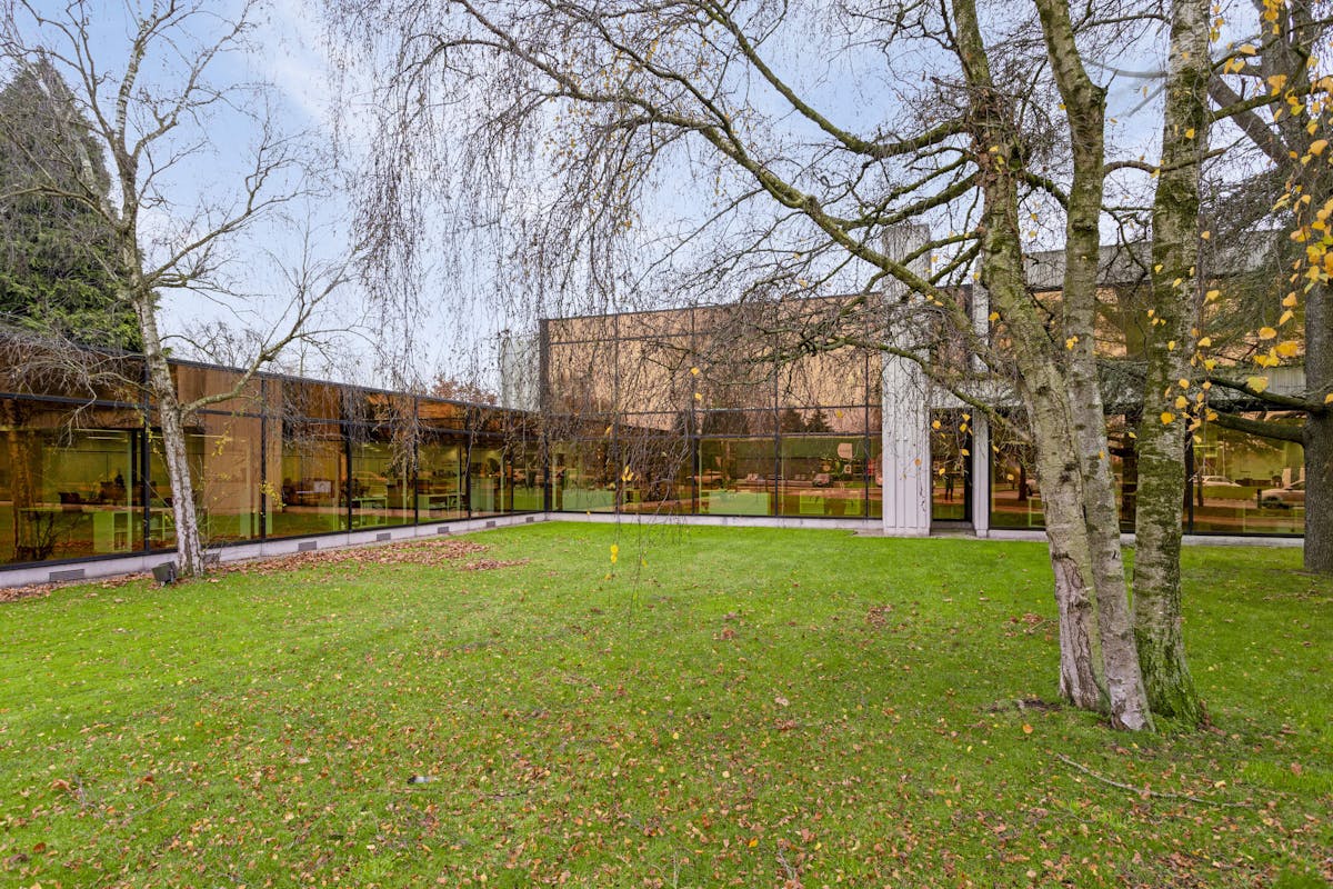 Kantoorgebouw op toplocatie met private parking - foto 4