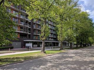 Dans un excellent emplacement à Mortsel à la frontière de Berchem, nous trouvons ce bel appartement de 3 chambres à coucher de pas moins de130m2...