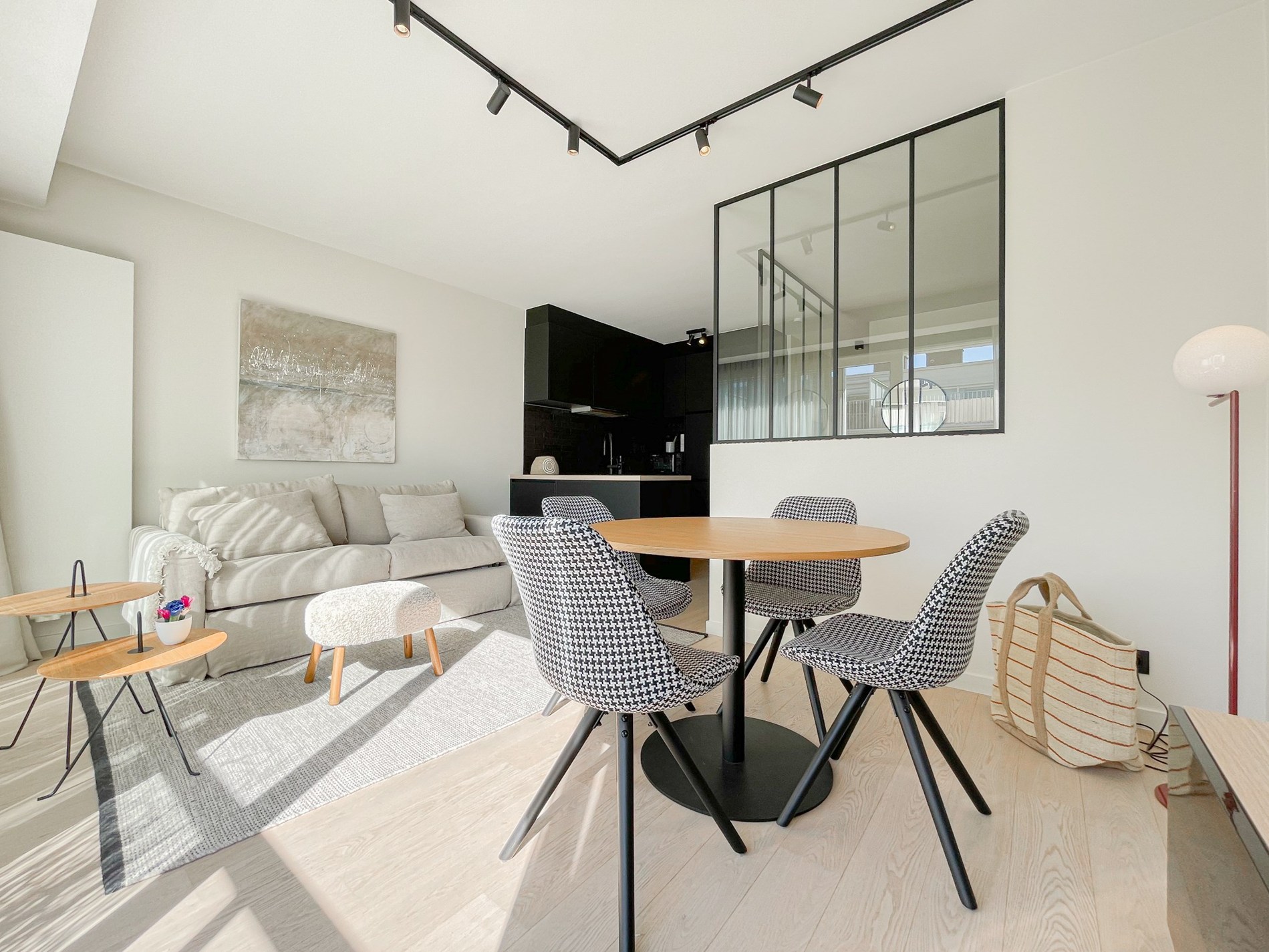 Appartement récemment rénové et intemporel situé sur l'Avenue du Littoral. - photo 5