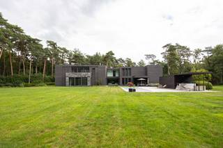 Dit pand wordt verkocht via biddit.beHet goed zal door de kandidaat-kopers kunnen bezocht worden mits voorafgaande afspraak via het notariskantoor.De...