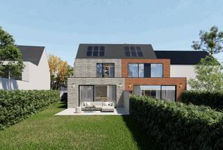 Aankoop aan 6% btw mogelijk!<br /><br />In een zeer rustige straat in Hingene worden twee nieuwbouwwoningen opgetrokken, volgens velen de mooiste deelgemeente van Bornem. Kasteel d'Ursel en paviljoen 'De Notelaer' bevinden zich op een steenworp en de groene omgeving leent zich perfect voor lange fiets- en wandeltochten.<br /><br />Het project bestaat uit één halfopen en één gesloten bebouwing. De slimme indeling zorgt voor een aangename flow tussen wonen, koken en ontspannen.<br /><br />De woningen vallen op door het krachtige samenspel van contrasten en materialen. De combinatie van lichte en warme baksteen met donkere accenten geeft de gevel een uitgesproken, eigentijds karakter, terwijl het hellend dak zorgt voor een tijdloze, vertrouwde toets. Elk detail is doordacht en draagt bij aan een gevoel van rust, ruimte en verfijning.<br /><br />De woningen zullen met een maximaal E-peil van 10 bijna-energieneutraal zijn. Er wordt gebruik gemaakt van zonnepanelen, een warmtepomp met vloerverwarming, ventilatie type D, doordachte isolatie en hoogwaardig buitenschrijnwerk.<br /><br />Als kers op de taart zijn de woningen voorzien van een zuidgerichte tuin.<br />Genieten van een aperitief was nog nooit zo aangenaam.<br /><br />De woningen worden volledig en kwalitatief afgewerkt tot in de puntjes. Als extra wordt ook de zolder volledig afgewerkt met vloerverwarming en laminaat.<br /><br />Wens je meer informatie over deze kwalitatieve nieuwbouwwoningen?<br />Contacteer ons gerust via info@julimmo.be of 03 303 39 36.