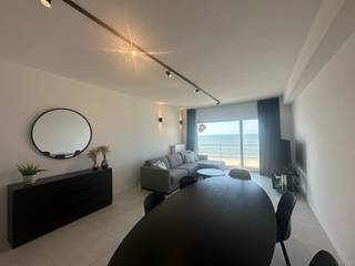 Te huur: Modern 2-slaapkamerappartement op de Zeedijk van MariakerkeOp zoek naar een lichtrijk appartement met frontaal zeezicht? Dit modern...