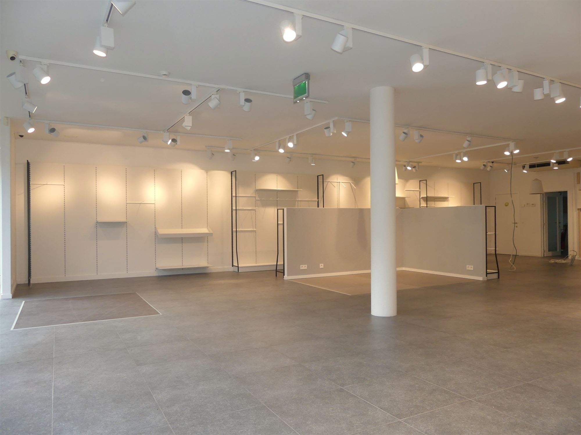 Commercial for rent in Diksmuide - photo 2