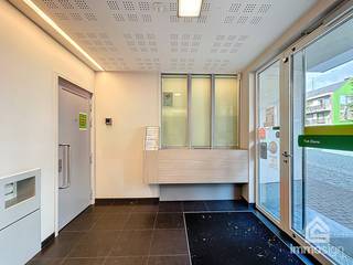 PLUSPUNTEN: + bruikbare vloeroppervlakte: 137 m²+ 5 kantoorruimtes+ 1 vergaderruimte+ representatief en instapklaar+ goede bereikbaarheid+ gratis...