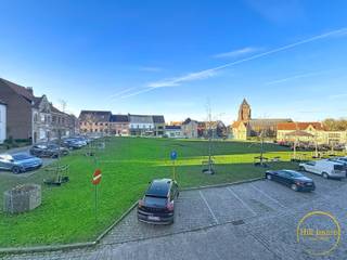 In het hart van Kemmel vinden we deze sfeervolle rijwoning met een prachtige authentieke gevel. De woning ademt charme en karakter, en biedt...