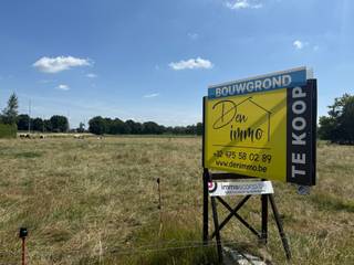 BOUWGROND (991 M²) OP TOPLOCATIE IN GEEL – IDEAAL VOOR WIE CENTRAAL WIL WONEN ÉN WERKENDeze ruime bouwgrond van 991 m² ligt aan de stadsrand van Geel...