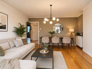 Welkom in dit instapklaar 2 slaapkamer appartement met EPC B, inclusief autostaanplaats en terras op een rustige ligging in Kuurne!<br />Dit appartement is gelegen op de derde verdieping, bereikbaar via lift of trap, en heeft een bewoonbare oppervlakte van 81 m².<br /><br />Bij het betreden van het appartement komt u binnen in de ruime inkomhal met apart gastentoilet. De leefruimte beschikt over grote raampartijen met uitzicht waardoor er veel natuurlijk licht binnenkomt. Via de leefruimte kan de keuken worden bereikt, uitgerust met oven, dampkap en fornuis. Aanpalend is er nog een extra opbergruimte die onder andere kan worden gebruikt als wasplaats.<br /><br />Verder zijn er twee ruime, volwaardige slaapkamers en badkamer uitgerust met lavabo en bad.<br /><br />In de ondergrondse parking is er een staanplaats voorzien voor 1 wagen. Er is ook een gezamenlijke fietsenstalling aanwezig.<br />Verder is er nog een ondergrondse berging, die dient als extra opbergruimte.<br /><br />PLUSPUNTEN:<br />+ Gunstig EPC (B)<br />+ blanco elektriciteitskeuring<br />+ Ondergrondse staanplaats en berging inbegrepen<br />+ Rustige ligging