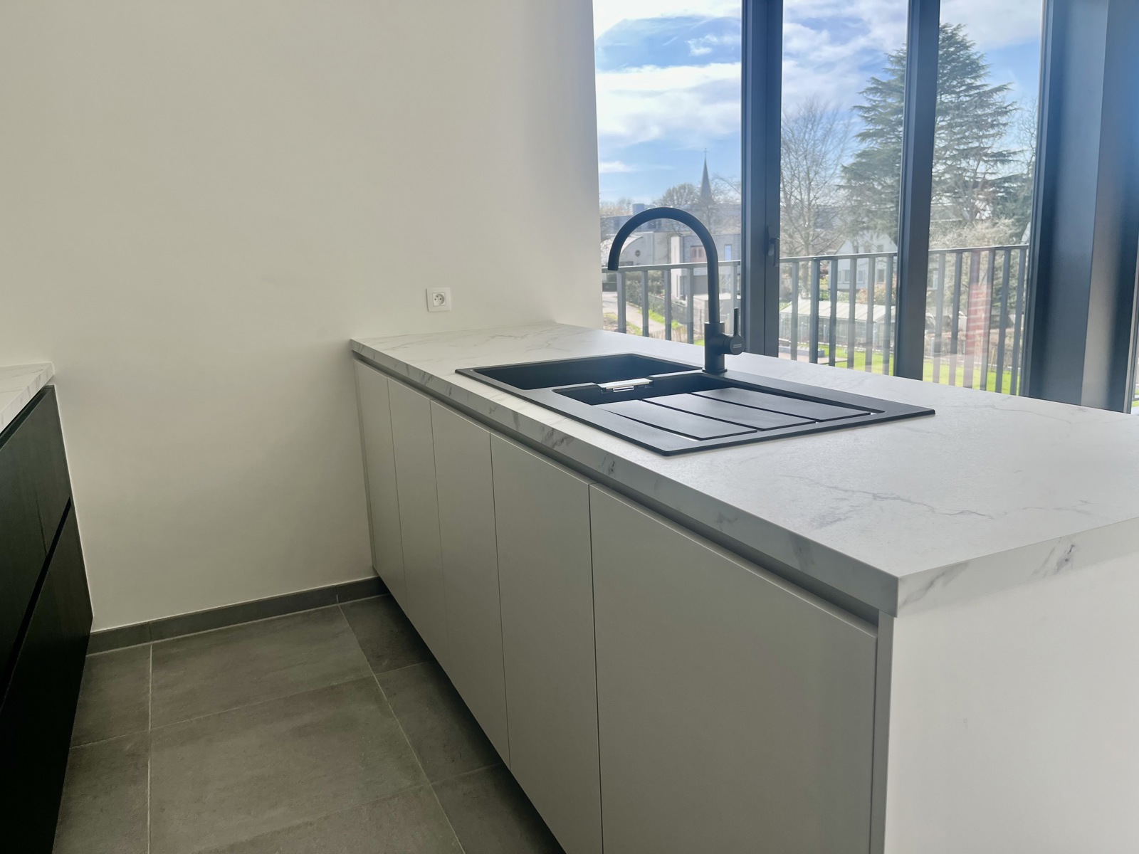 Prachtig nieuwbouwapp met 2 slpkmrs en staanpl te Baardegem. - foto 4