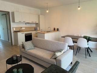 Ruim en praktisch ingericht appartement met 1 slaapkamer omvattende een inkomhal, living met open volledig ingerichte keuken, volwaardig terras, een berging/wasplaats, bad- of douchekamer en afzonderlijk toilet.<br /><br />Met zijn <strong>centrale ligging</strong> nabij alle <strong>faciliteiten </strong>combineert PARK comfort met de voordelen van een <strong>groene omgeving</strong>. Of je nu een eerste woning zoekt, een plek om van je pensioen te genieten of een slimme investering, dit is jouw kans. <br /><br />Werfbezoeken zijn mogelijk op afspraak, en er gelden momenteel <strong>uitzonderlijke voorwaarden</strong>. <br /><br />Klaar om Residentie PARK te ontdekken? Contacteer ons vandaag nog voor meer info over de beschikbare units en voorwaarden.