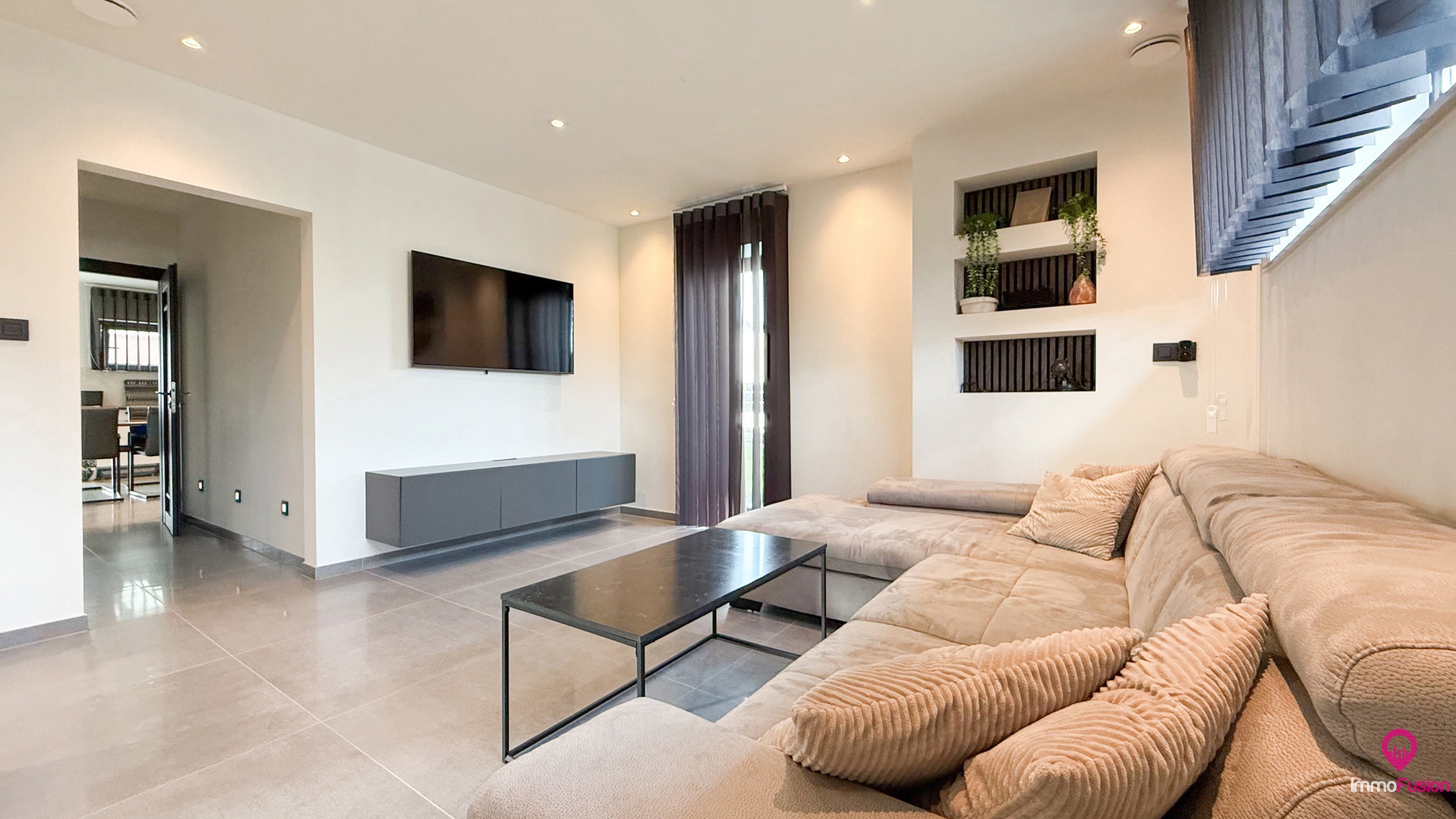 Instapklare, volledig gerenoveerde woning met 4 slaapkamers! - foto 5