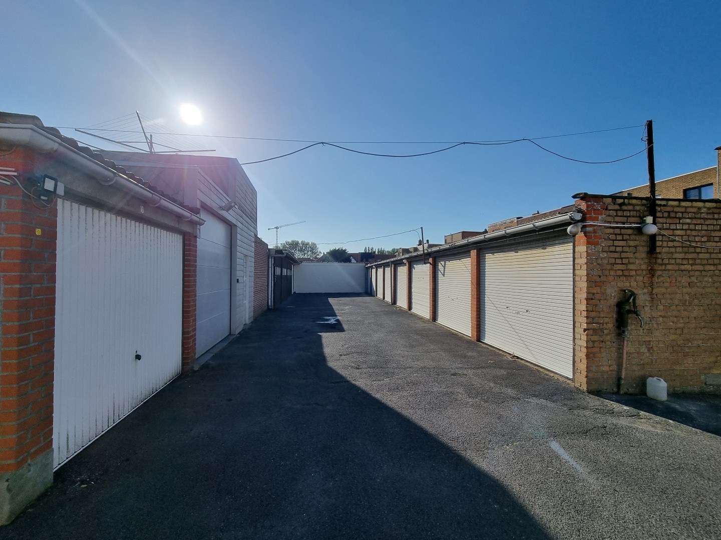 Centrally located garage box - photo 1