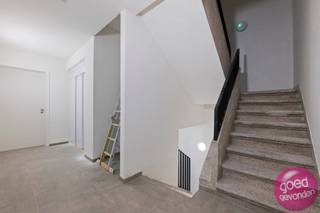 KOOP NIEUW ZONDER BTW - APPARTEMENT 1 of 2 SLK + ZONNIG TERRAS + RUIME KELDER IN MOOI RENOVATIEPROJECT CENTRUM STADZeer grondig gerenoveerd gebouw,...