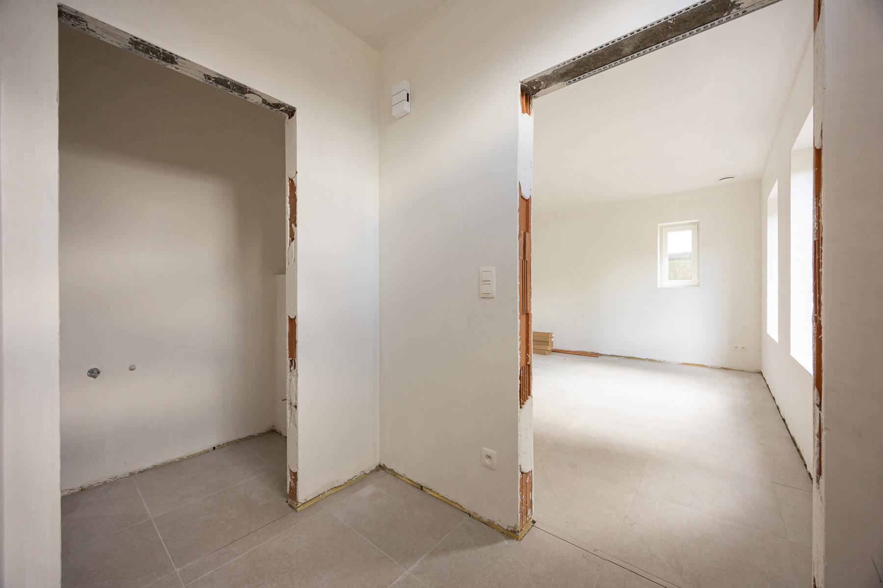Volledig afgewerkte nieuwbouwwoning - foto 2