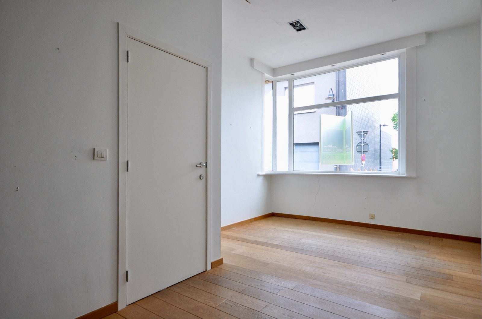 Instapklare praktijk/kantoor/handelsruimte in het centrum van Berchem - foto 5