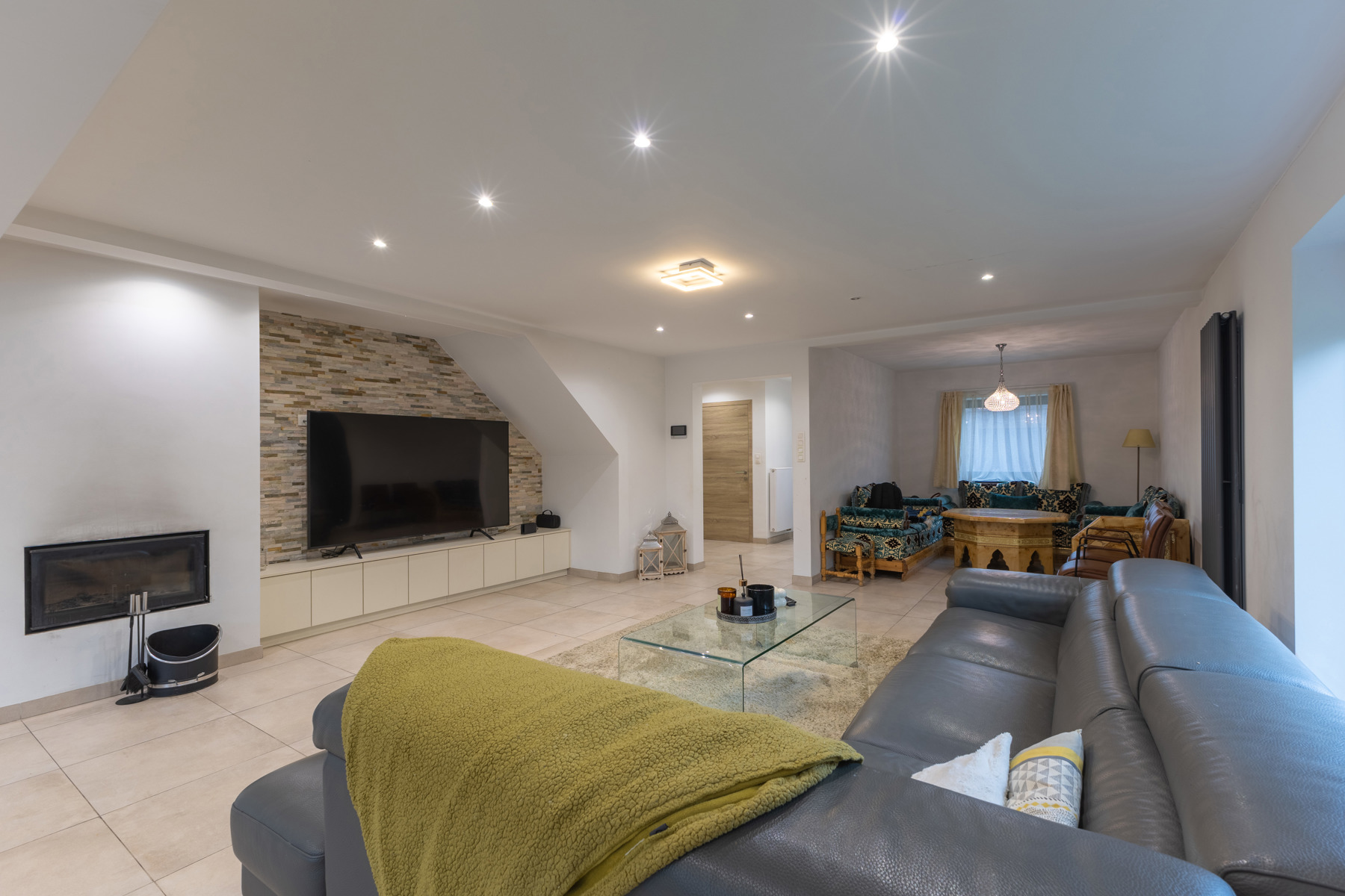 Gerenoveerde en goed onderhouden villa met 4 slaapkamers. - foto 4