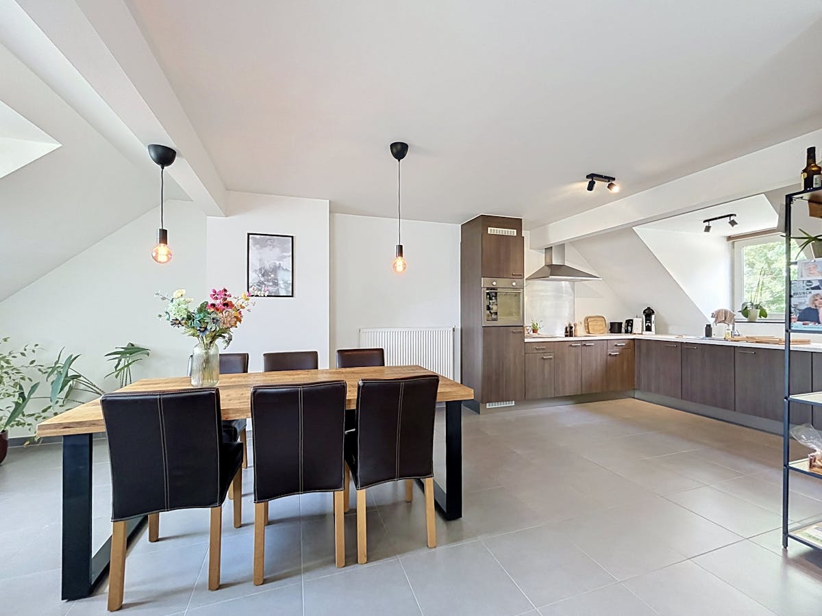Ruim 3-slaapkamer appartement met terras en garagebox - foto 4