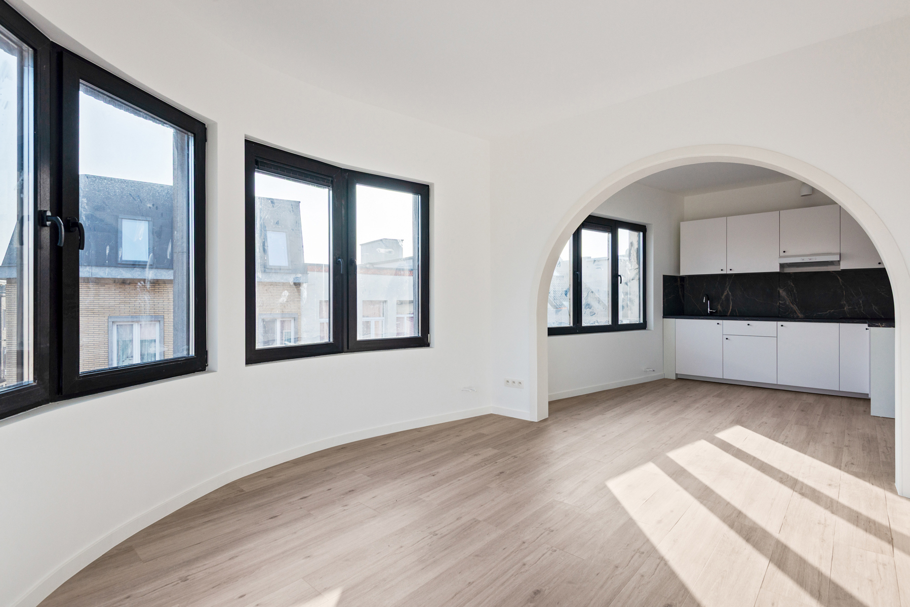 Hoogwaardig Gerenoveerd 3-Slpk App. Op Toplocatie! - foto 2