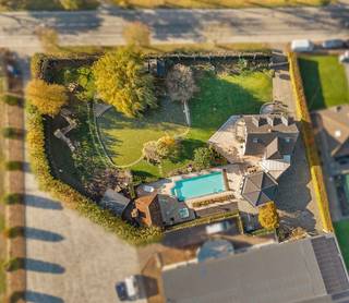 Prachtige villa op 2.890m2 in Ledegem (EPC label D)Deze stijlvolle en instapklare villa ligt op een perceel van maar liefst 2.890 m² in een groene en...