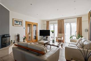 Deze ruime, vrijstaande woning is gelegen in een toffe straat, vlakbij het centrum van Zandvliet. Openbaar vervoer, scholen en winkels zijn allen...