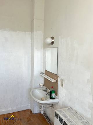 Studentenkamer te huur in Gent!Deze studio wordt uitsluitend verhuurd aan studenten die officieel ingeschreven zijn aan een onderwijsinstelling.Op...