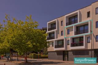 Ontdek dit splinternieuwe appartement gelegen recht tegenover het station van Ronse – een topligging voor pendelaars én een...