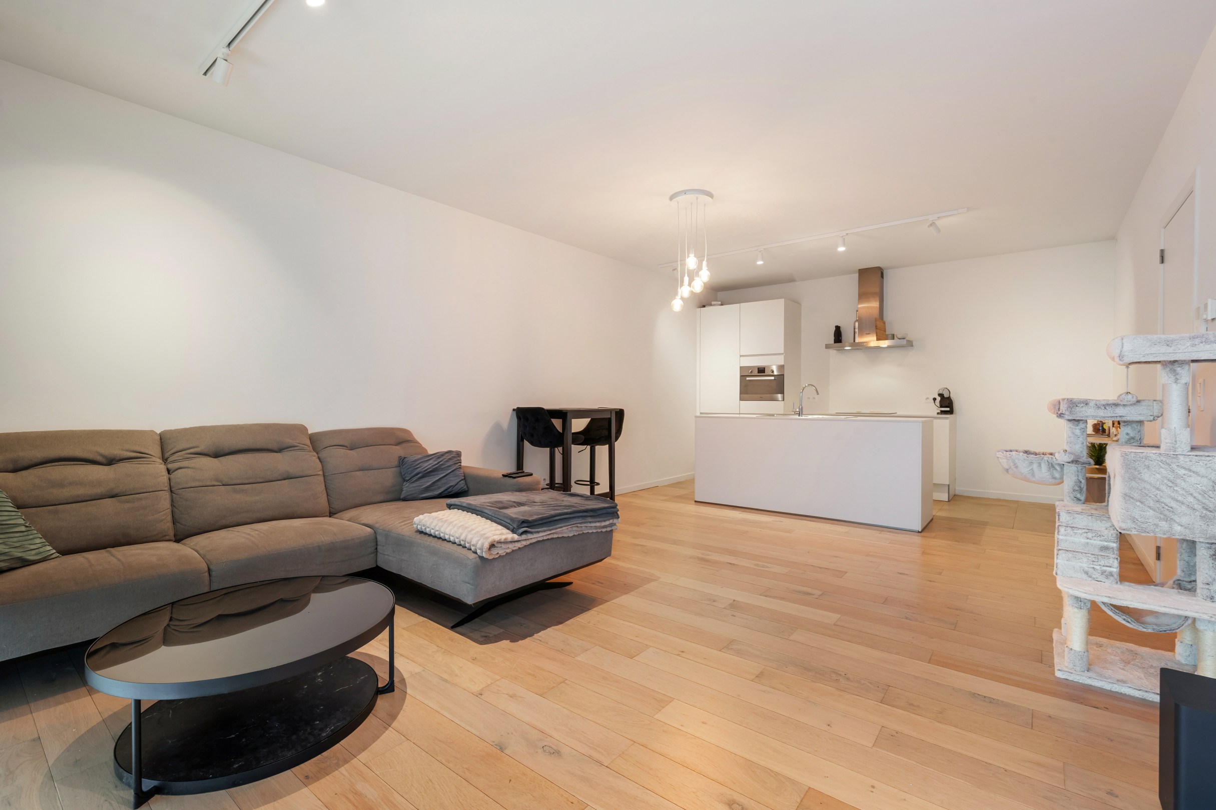 Instapklaar 2-slaapkamerappartement met terras, EPC A en sterke huuropbrengst in Edegem - foto 4