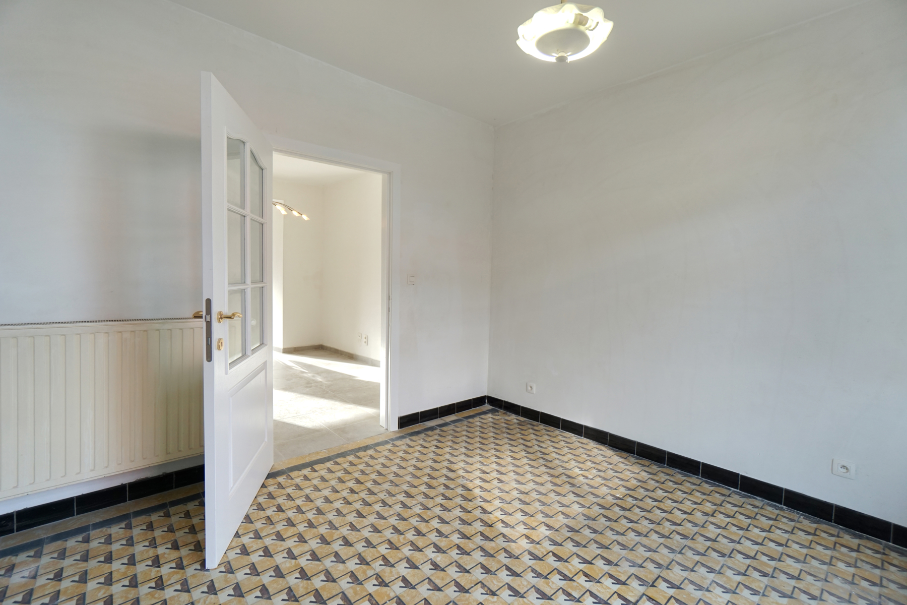 Lichtrijke woning met 2 slaapkamers en zonnige tuin - foto 3