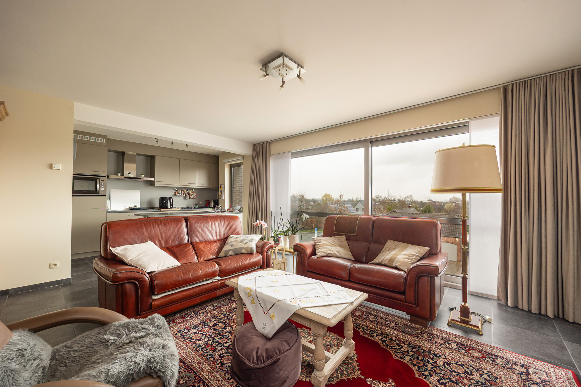 Ruim recent app. (2013 ) met 2 slpk's en garagebox - foto 3