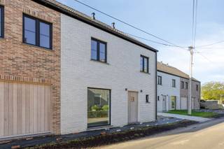 TE KOOP: Moderne nieuwbouwwoning met 3 slaapkamers in Geetbets!Ontdek deze ruime en hedendaagse nieuwbouwwoning, gelegen op de hoek van de Kolkstraat...