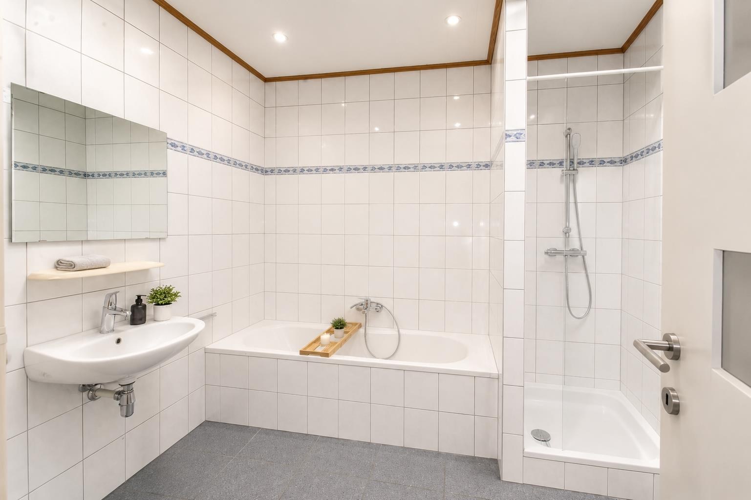 Te koop: charmante stadswoning met uitgestrekte tuin in het hart van Zele! - foto 5