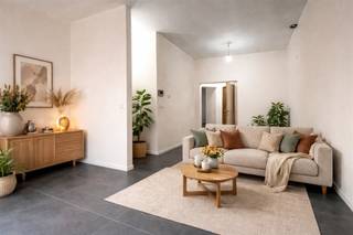 Would you also like to live within walking distance of the bustling Zuid district? This cosy one-bedroom flat is located in this small-scale...