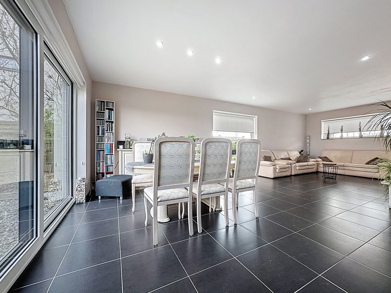 Vrijstaande energiezuinige eengezinswoning met 4 slaapkamers en royale tuin - foto 3