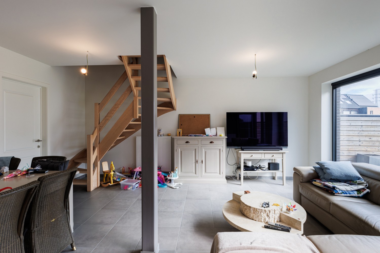 Nieuwbouwwoning met 4 SLPK's, tuin & garagebox - foto 3