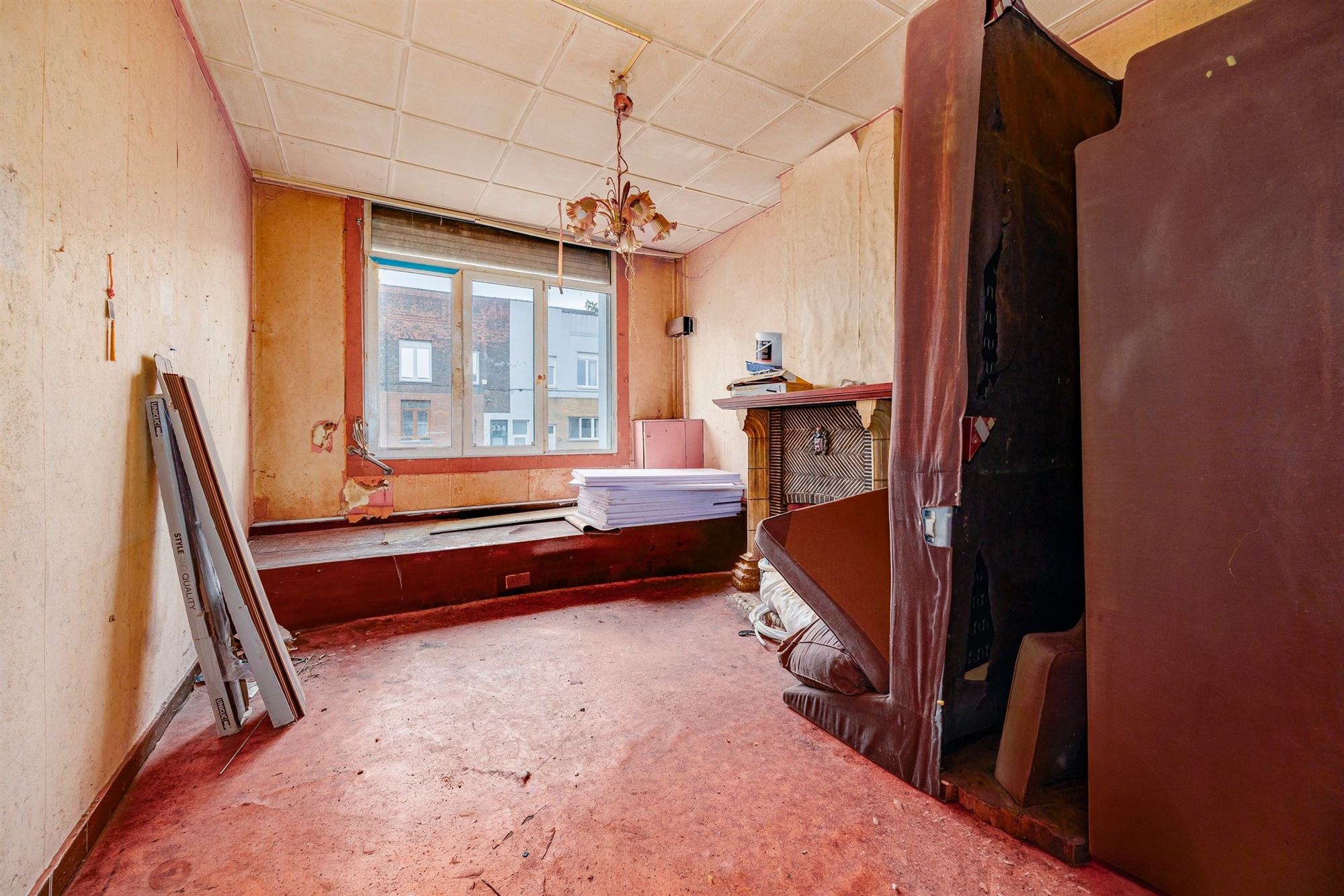 Volledig te renoveren huis met ruime tuin en tal van mogelijkheden! - foto 4