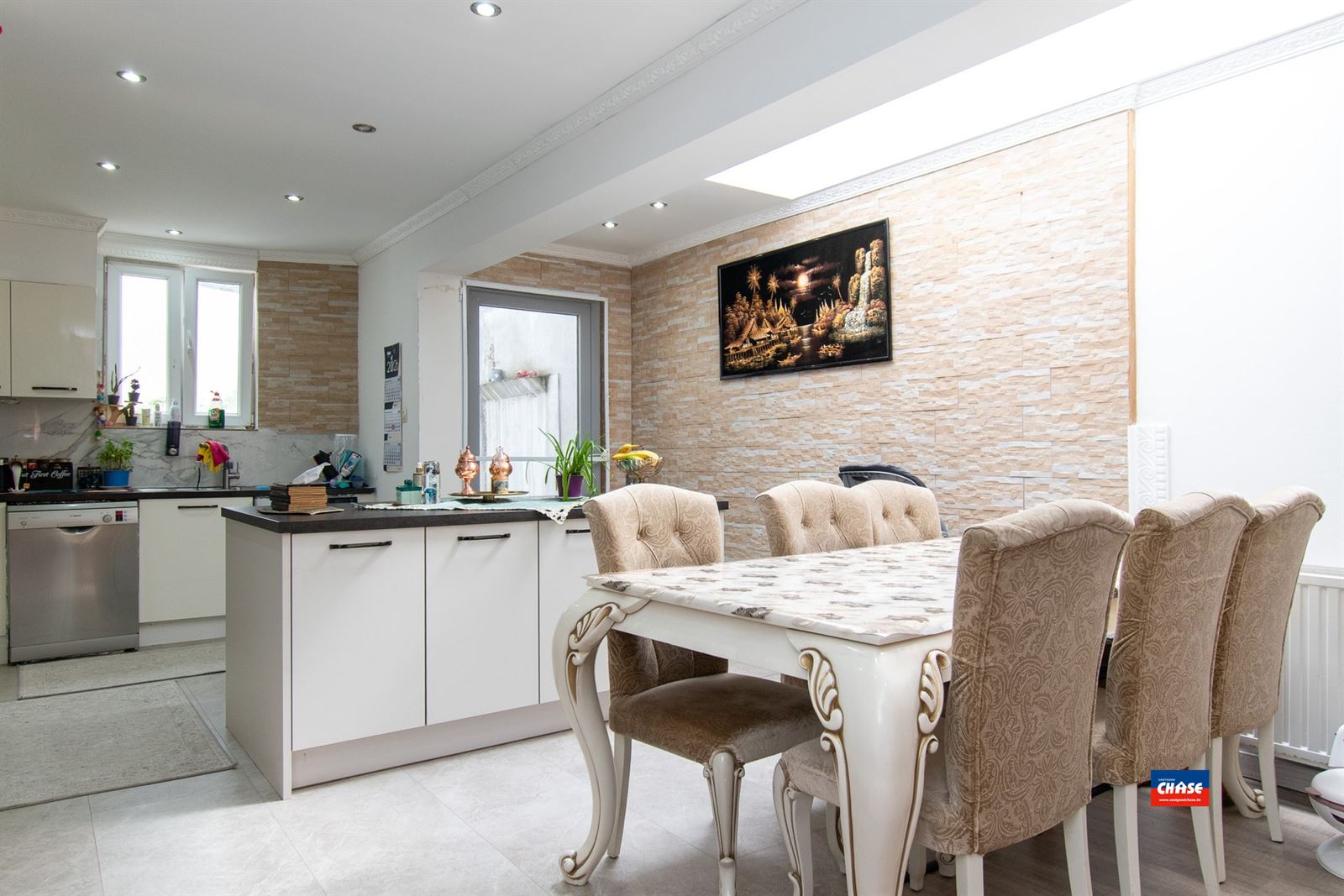 Gerenoveerde woning met 4 slpks + bureau en tuintje - foto 4