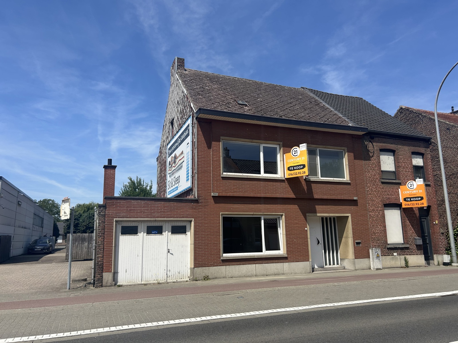 Op te frissen/ te renoveren woning nabij verbindingswegen - foto 2