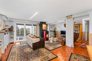 Te koop: verzorgd gesloten appartement in Deurne, centraal gelegen nabij openbaar vervoer, grote invalswegen en het groene Rivierenhof.Dit...