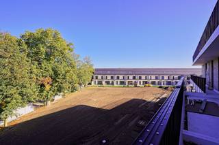 Park Viridis, deze appartementen zijn gelegen bij het centrum van Beveren en dit in een zeer groene omgeving.  Energiezuinig wonen is hier de sleutel.  Er zijn 1, 2 &amp; 3 slaapkamer appartementen voorzien van alle modern comfort. De afwerking van de appartementen gebeurt in samenspraak met de verkoper, hiervoor zijn budgetten bepaald in het lastenboek. Er is de mogelijkheid om een ondergrondse parking aan te kopen.  Het geheel bestaat uit meerdere woonentiteiten en is omgeven door een groen park van 7000 m².  Elke entiteit heeft een gezellig terras met zicht op de prachtige tuin. Voor dit uniek project werken wij ook met de allernieuwste technieken, dit wil zeggen, zonnepanelen als ook warmtepompen.  Wil u deze unieke kans niet laten voorbijgaan, boek dan een afspraak.  Graag stellen wij u alle plannen voor van onze allernieuwste parel “Park Viridis”.<br /><br />referentie: 4584