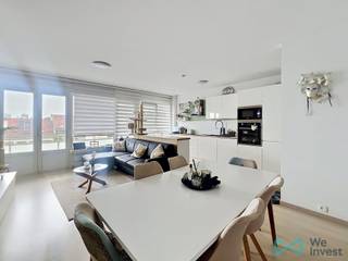 <p><span>bruxelles.ouest@weinvest.be</span><span> of 02 315 77 22 | Licht, dicht bij alle voorzieningen, presenteren wij u dit volledig gerenoveerde appartement met een oppervlakte van ±70 m². Het is gelegen op de 4e verdieping van een goed onderhouden residentie met lift.</span></p>
<p><span>Het appartement geniet de hele dag door van overvloedig natuurlijk licht en biedt een prachtig uitzicht. Het is als volgt ingedeeld: inkomhal met ingebouwde kasten, functionele en comfortabele leefruimte, open en volledig uitgeruste keuken, nachthal, douchekamer, slaapkamer met dressinghoek. Een buitenterras maakt dit pand compleet.</span></p>
<p><span>Het pand beschikt over een EPC dat voldoet aan de toekomstige normen. Een kelder vervolledigt het geheel.</span></p>
<p><span>Aanvullende details: collectieve gasketel, PVC-ramen met dubbele beglazing, conforme elektriciteit, lift volgens de normen, beveiligde inkomdeur, conciërgedienst, individuele elektriciteitsmeters.</span></p>
<p><span>EPC B - CO2: 21 kg/(m².jaar) - 77 <span>[kWhEP/(m².jaar)]</span></span><br /><span>Mis geen enkele van onze exclusieve aanbiedingen op onze website </span><span>WWW.WEINVEST.BE</span></p>