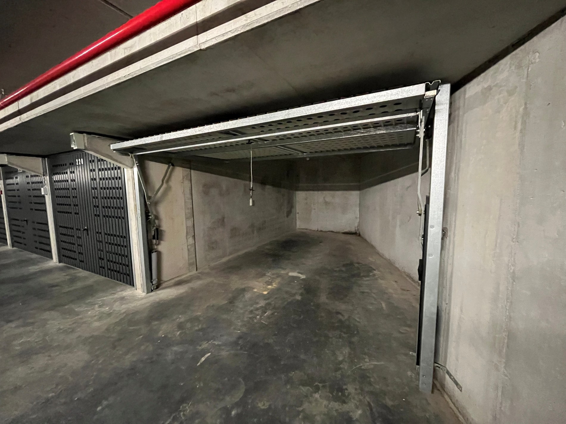 Ruime, goed toegankelijke garagebox - foto 4