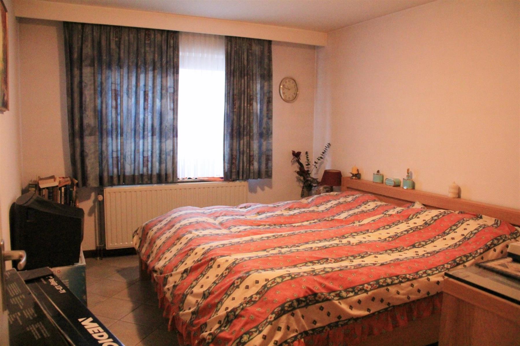 OPBRENGSTPAND (5 APPARTEMENTEN + 1 STUDIO + 4 CARPORTS) - foto 5