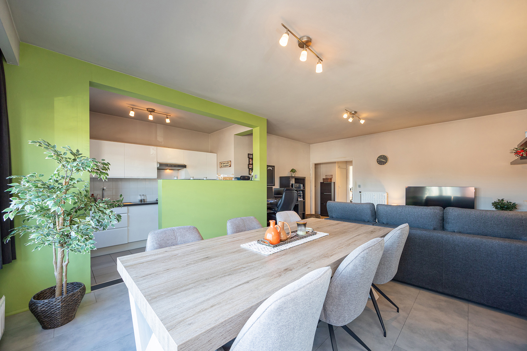 Instapklaar 2-slpk appartement met garage in Borsbeek - foto 5