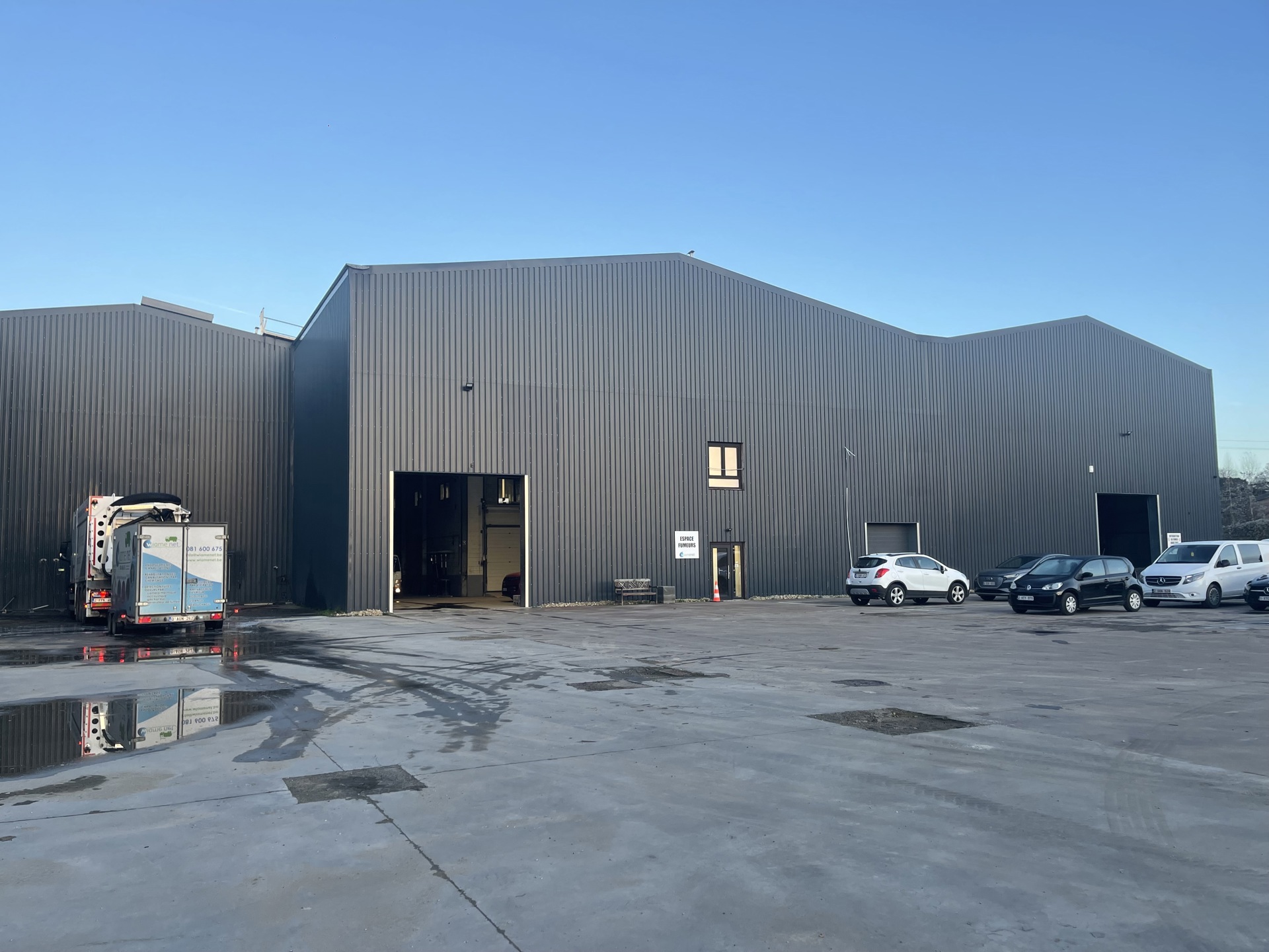 TE KOOP Indrukwekkend industrieel gebouw - foto 1