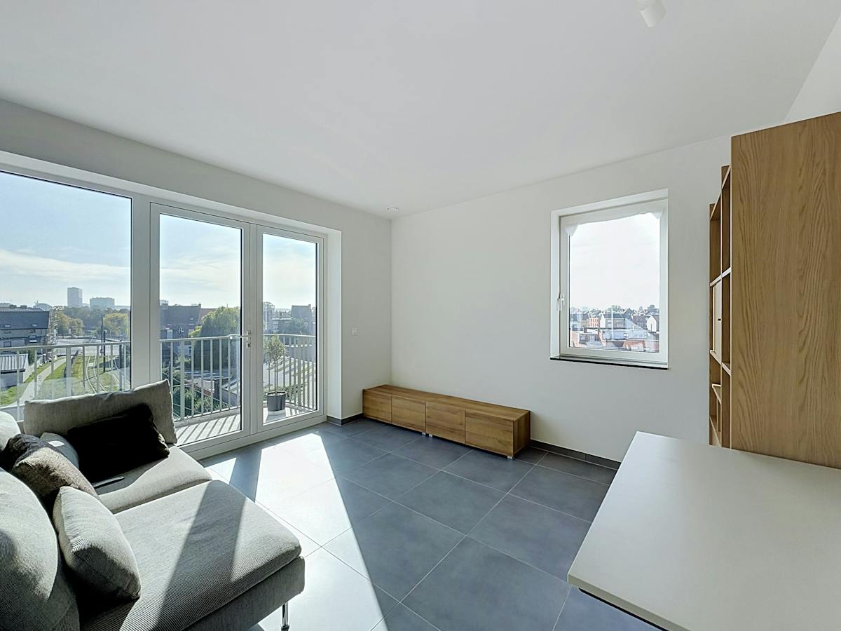 Stylish and bright apartment with sun terrace in Ghent - photo 4