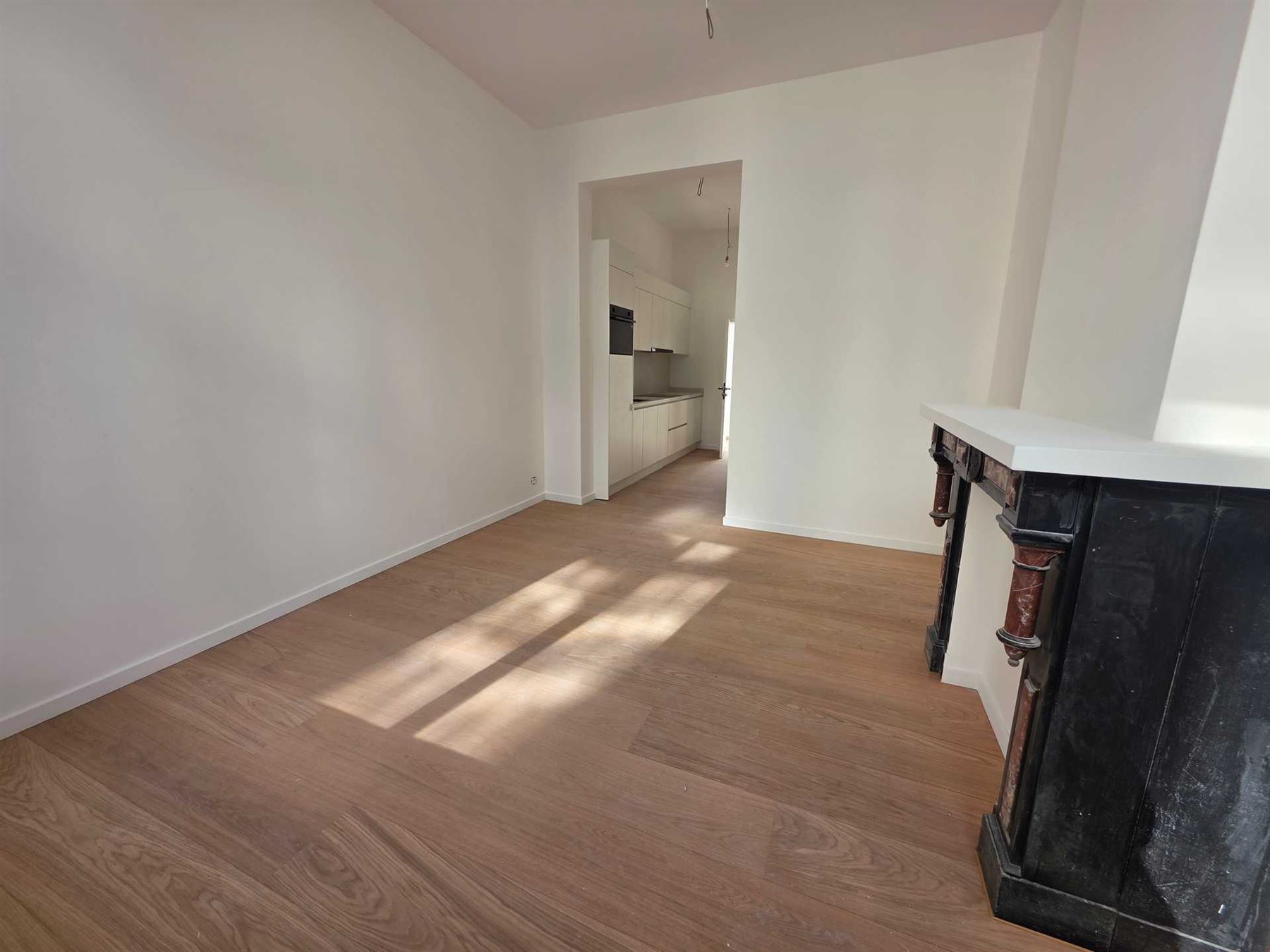Volledig gerenoveerd appartement met 1 slaapkamer, balkon en terras nabij Zurenborg - foto 3