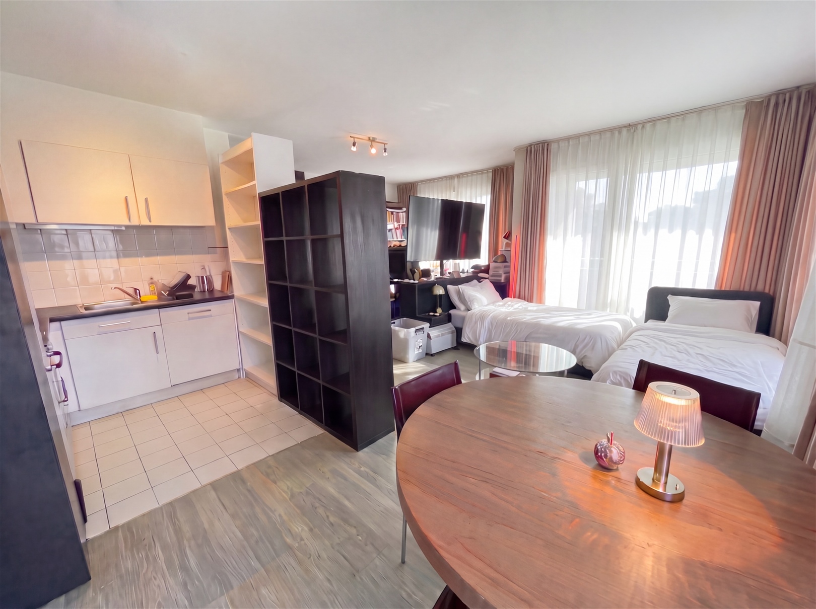 Renovated corner apartment with a sunny 10 m² terrace! - photo 4
