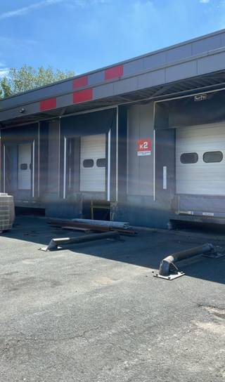 Logistieke ruimte te huur gelegen langs de Gustave Demeurslaan 69 in Beersel.Het pand heeft een totale oppervlakte van 550 m² en ligt op slechts 950...