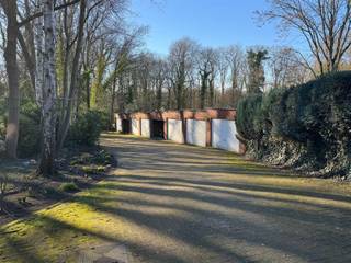 Au rez-de-chaussée : hall d'entrée, local à vélos commun et appartement de 4 chambresAu premier étage, il y a un appartement de 2 chambres et un de...