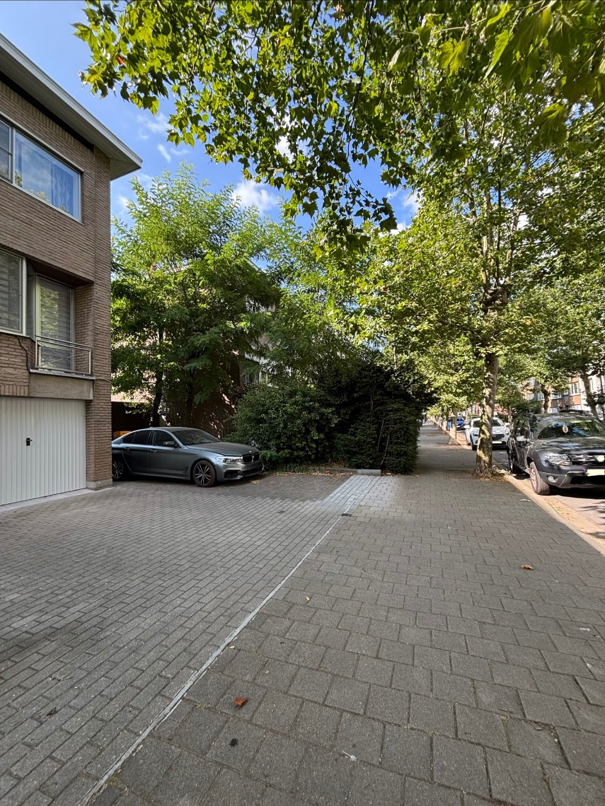 Huis te koop in Merksem met 4 slaapkamers - foto 2