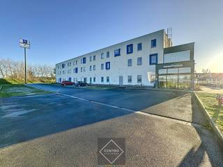 UITERST INTERESSANTE prijs! Op dezelfde locatie worden gelijkaardige hotelkamers verkocht tussen € 125.000,- en € 169.000,-! TOPPRIJS, aangezien...